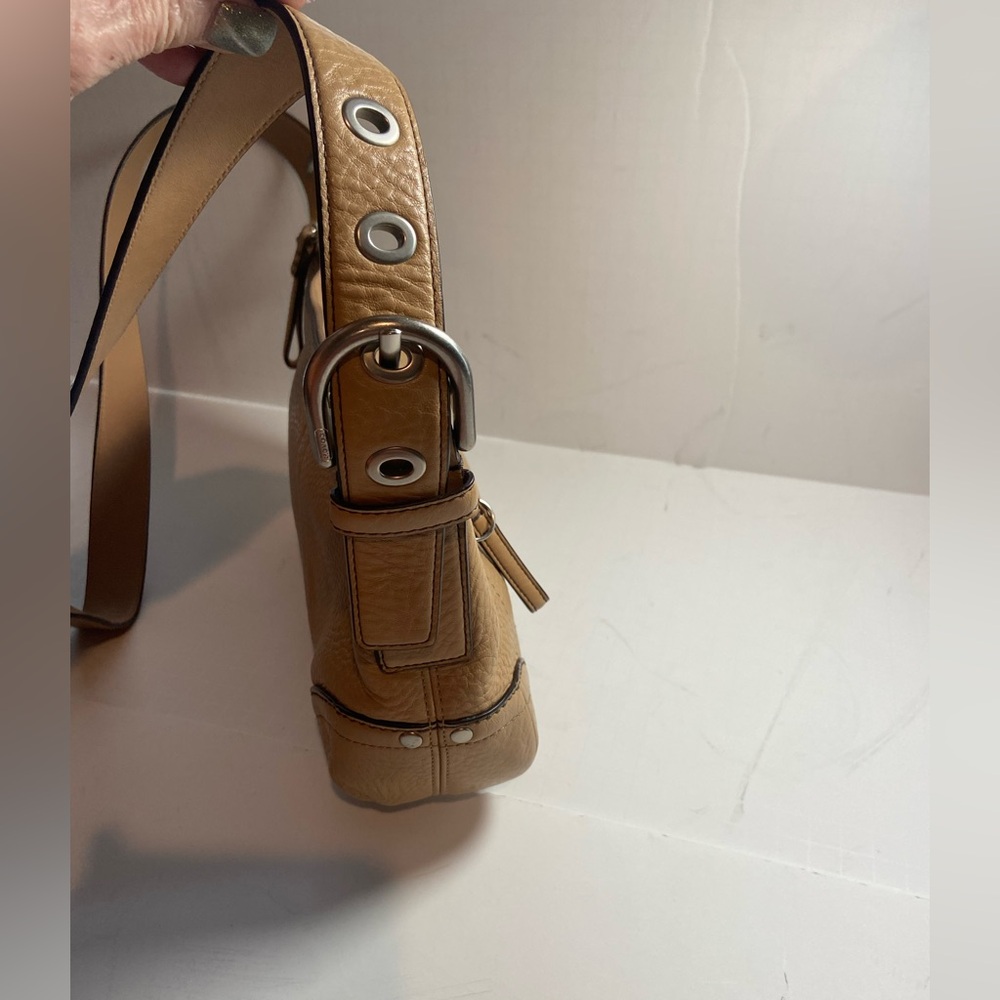 Coach~Vintage~Madison~Tan~Soft
Pebbled Leather~Shoulder Bag~Top Zipper Closure - Picture 5 of 14